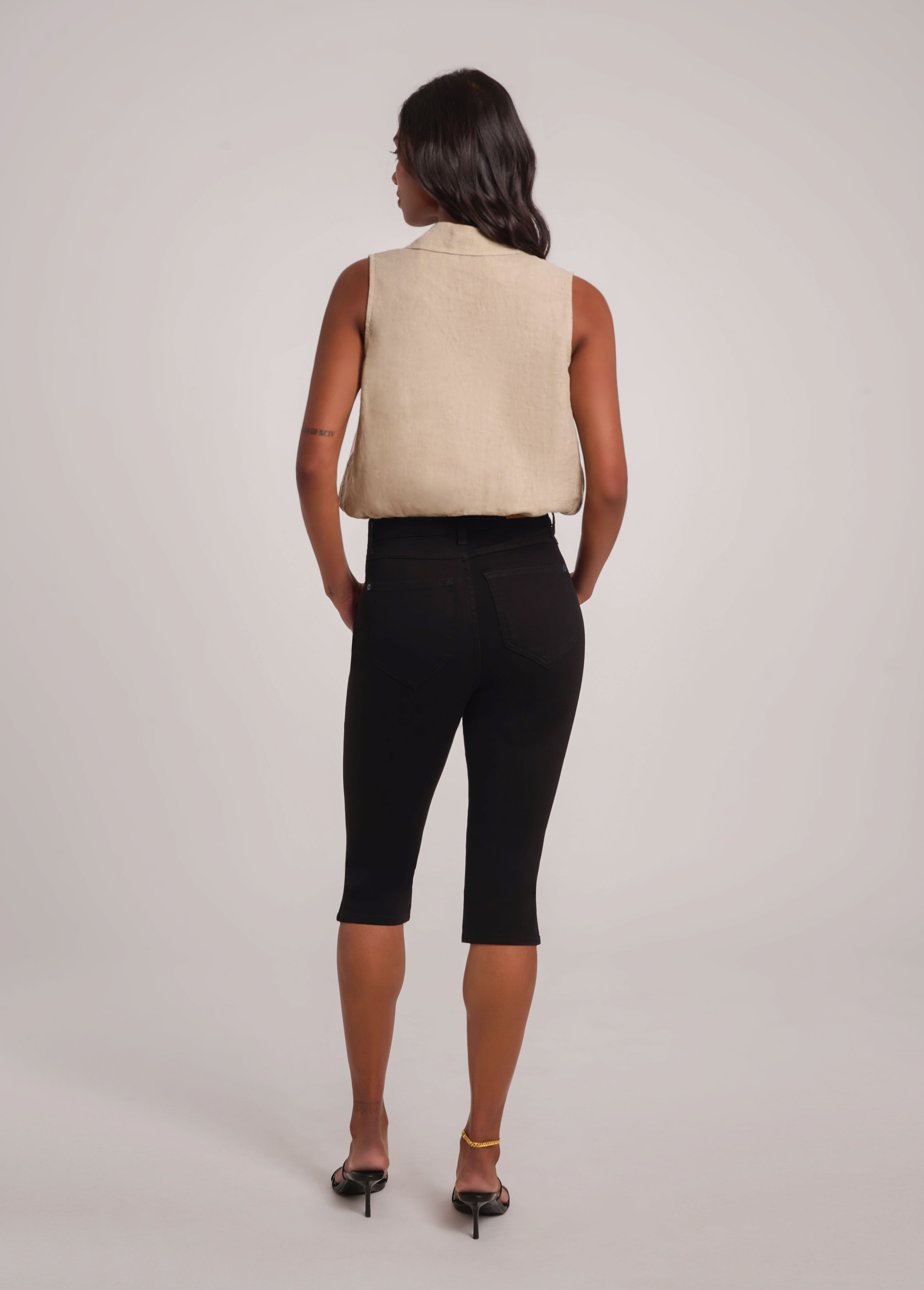 SOL LINEN SLEEVELESS VEST / SAND DUNE
