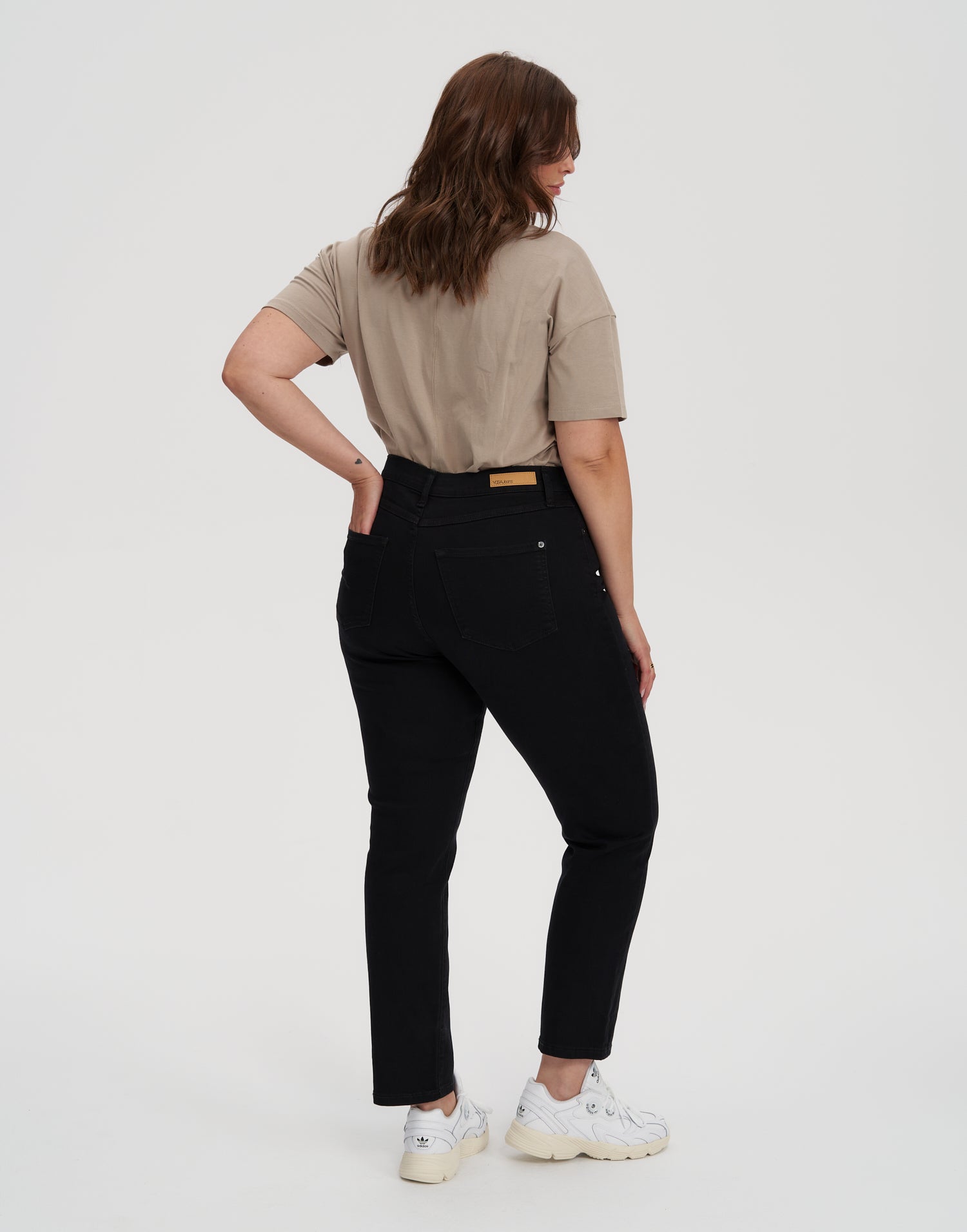 Emily High Rise Curvy Jeans
