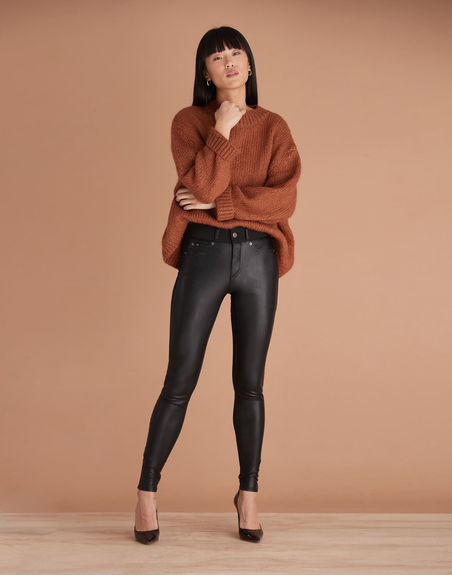 RACHEL SKINNY JEANS / BLACK LEATHERETTE