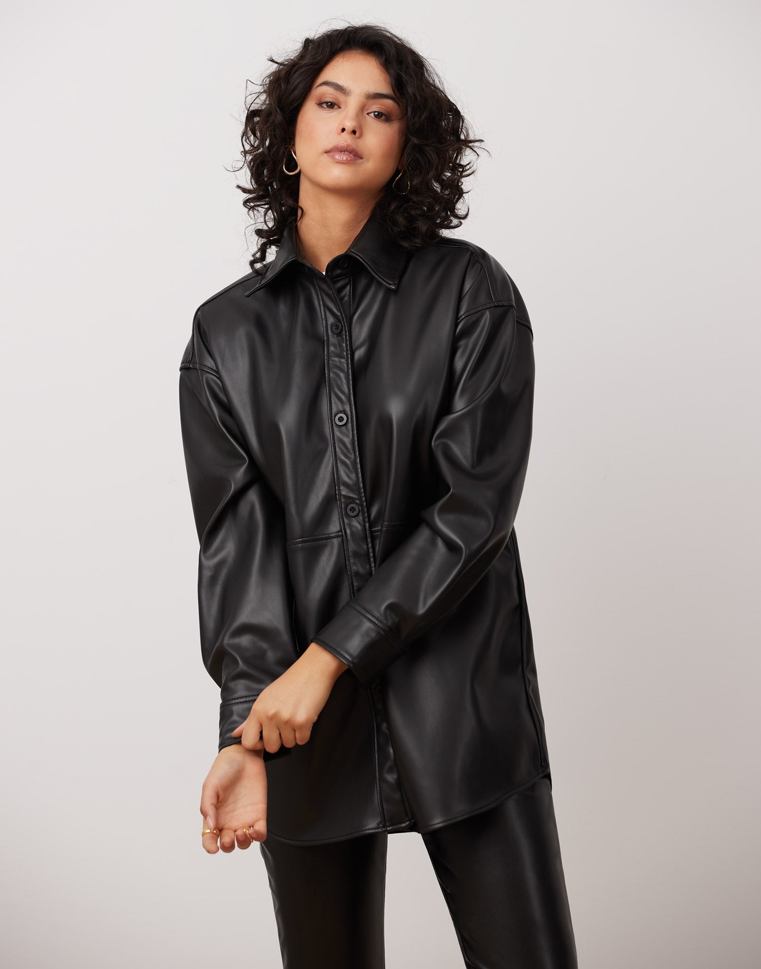 VEGAN LEATHER OVERSHIRT / BLACK