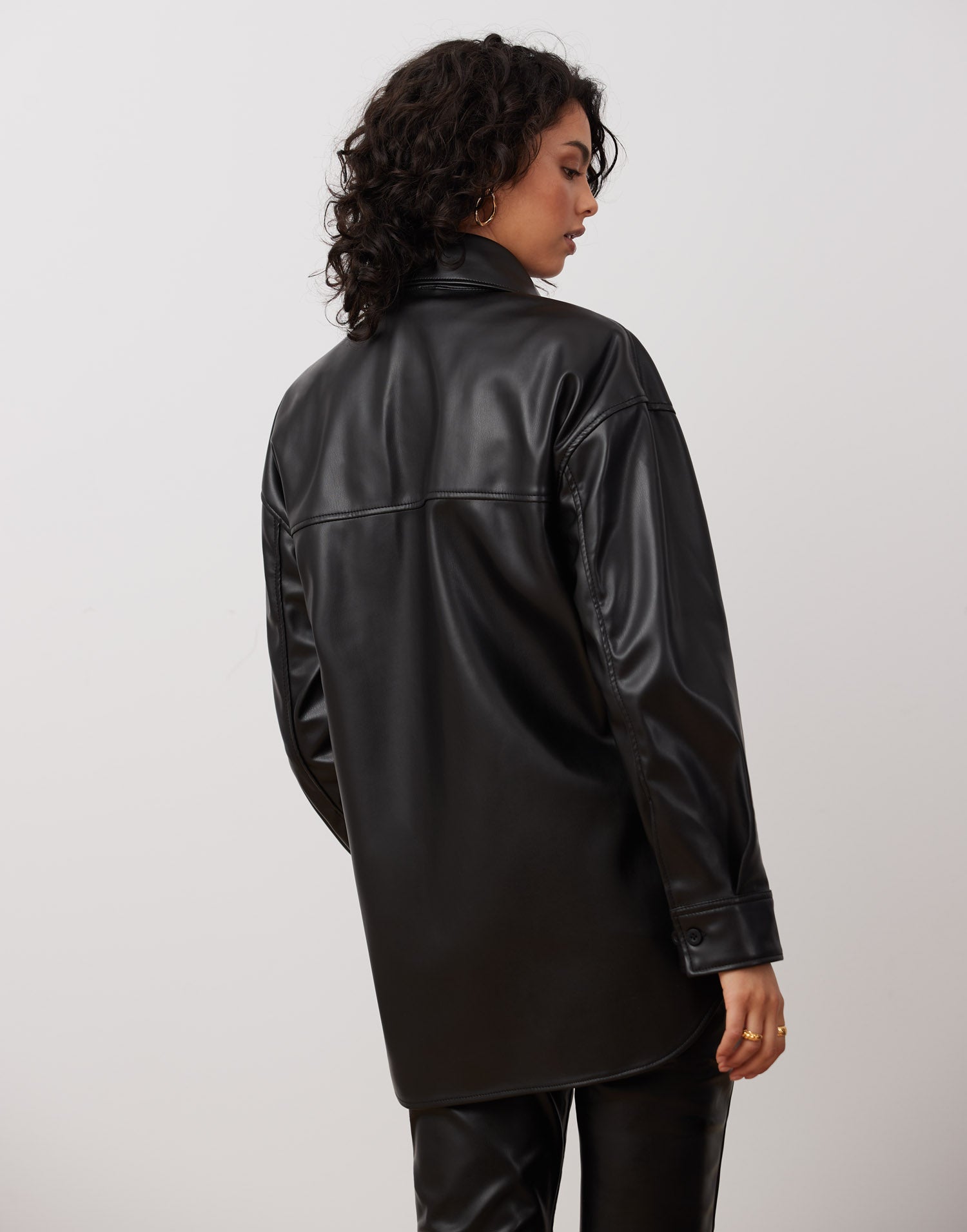 VEGAN LEATHER OVERSHIRT / BLACK