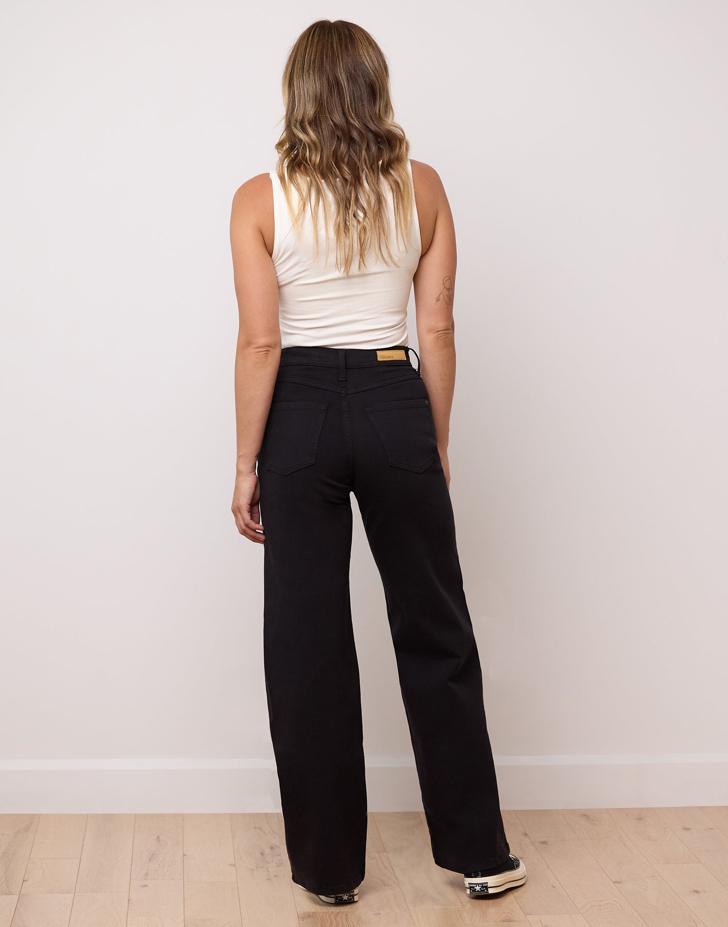 St. John Sport Women's Size 16 Black Wide Leg High Waisted Jeans Gold Logos