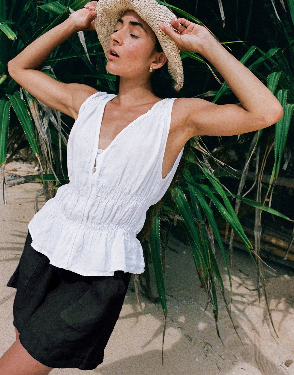 WILLA WIDE LEG LINEN SHORTS / BLACK XL