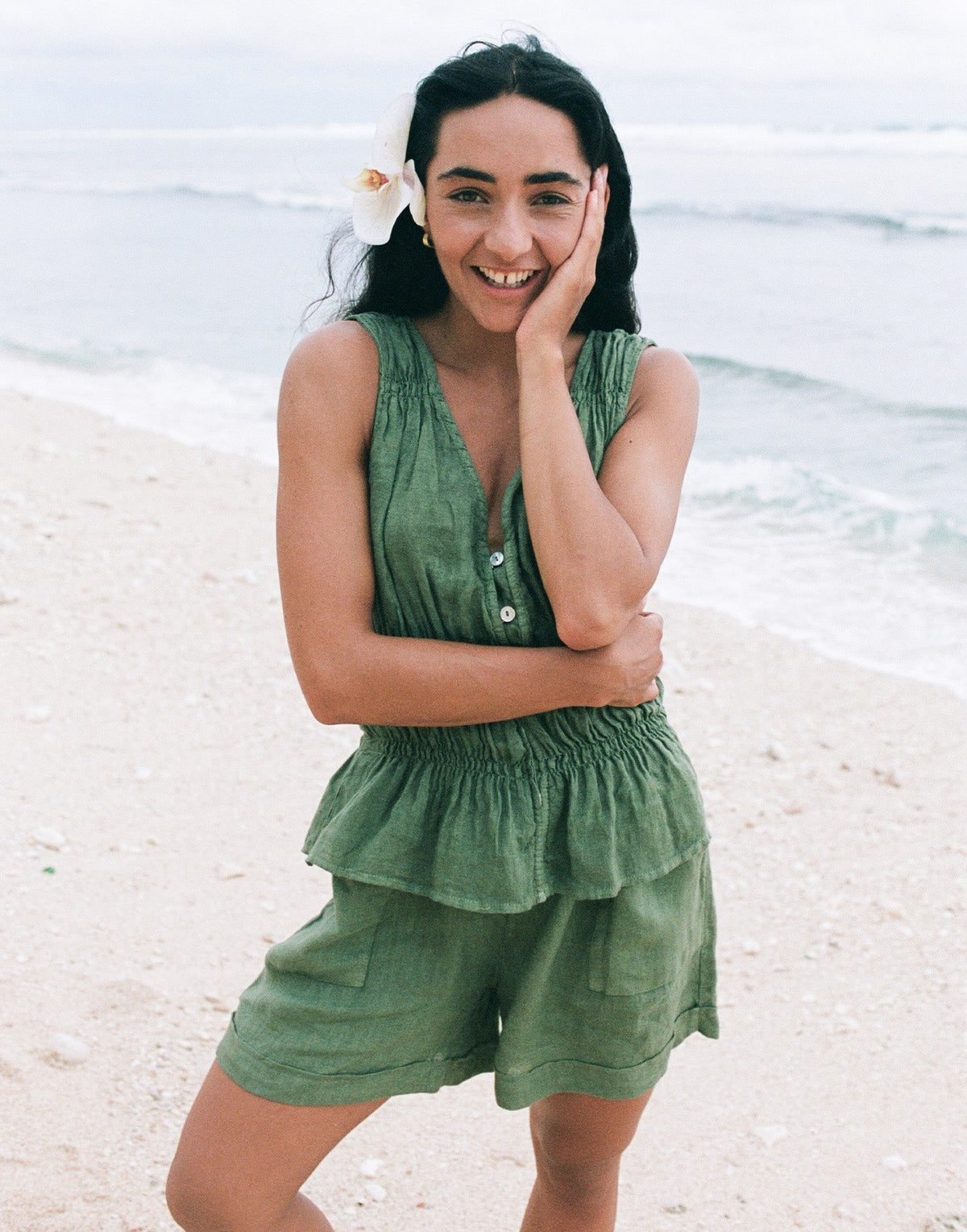WILLA WIDE LEG LINEN SHORTS / MOSS XL