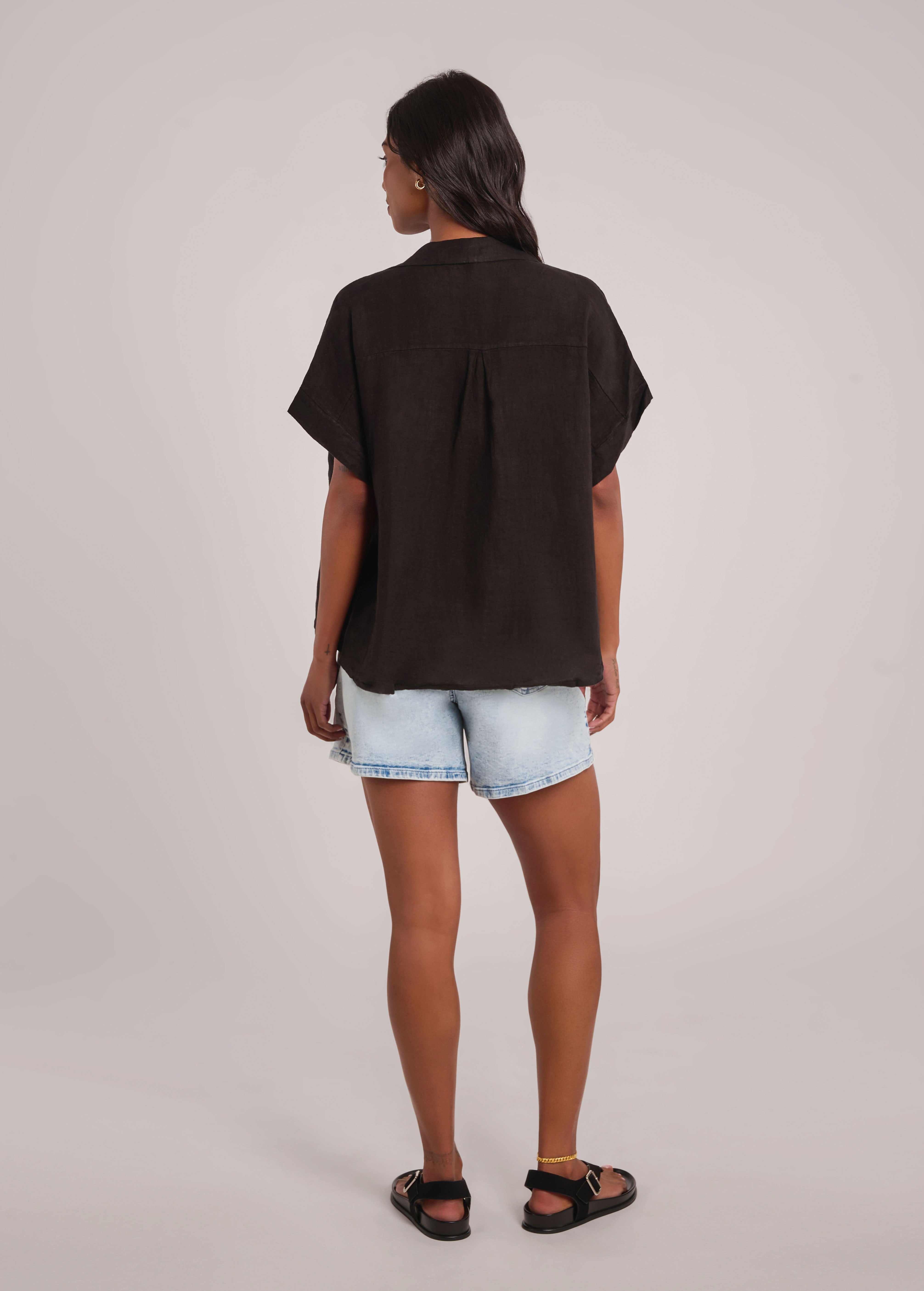 REMI OVERSIZED LINEN SHIRT / BLACK
