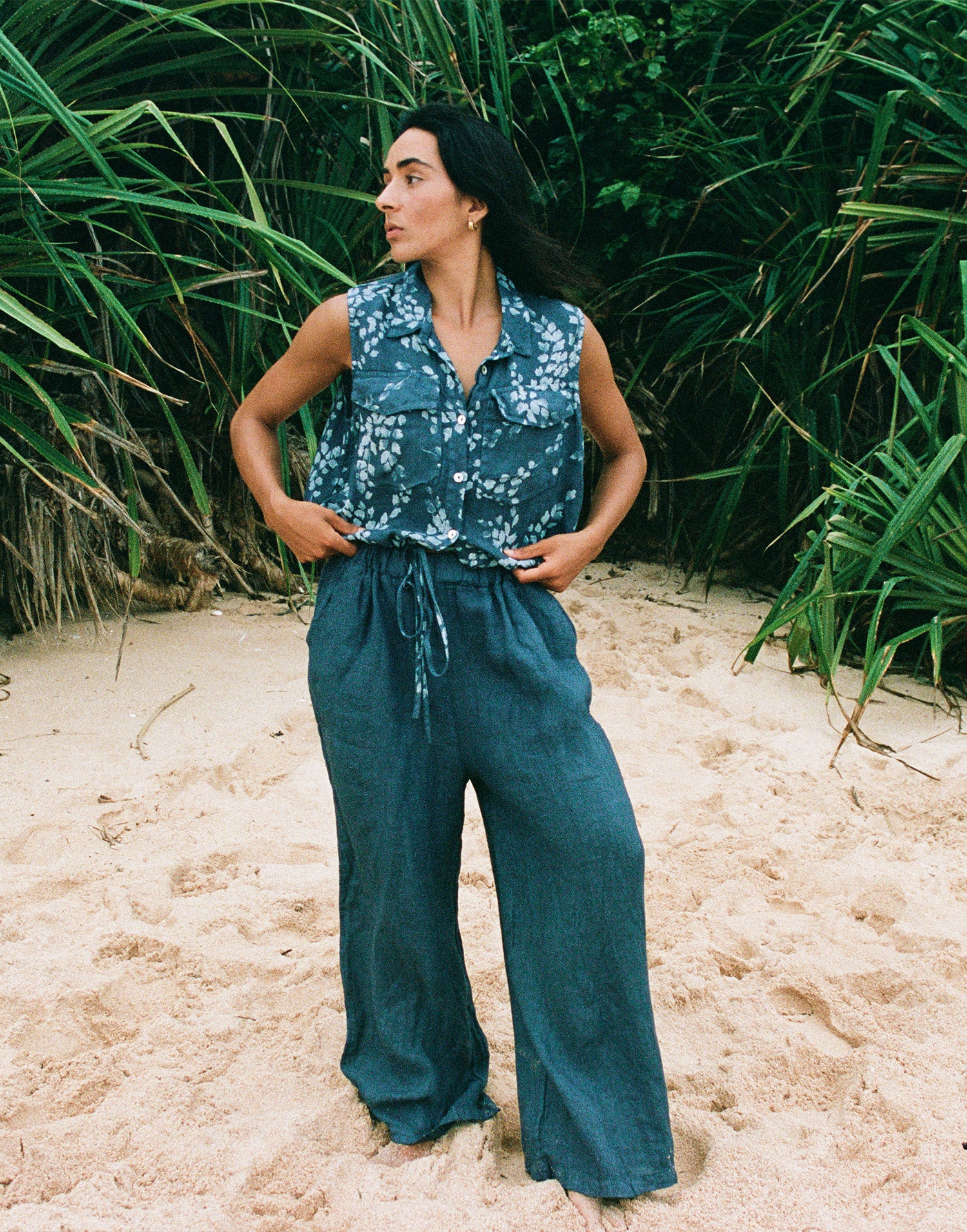 RAIN PRINTED LINEN SLEEVELESS VEST / DENIM