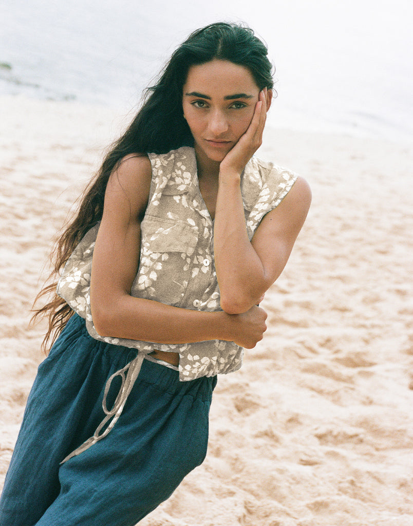 RAIN PRINTED LINEN SLEEVELESS VEST / SAND DUNE