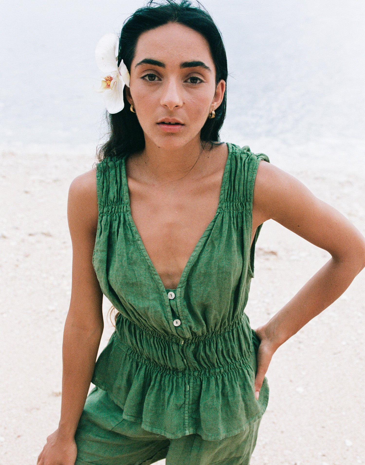 ELOISE V-NECK LINEN TANK TOP / MOSS