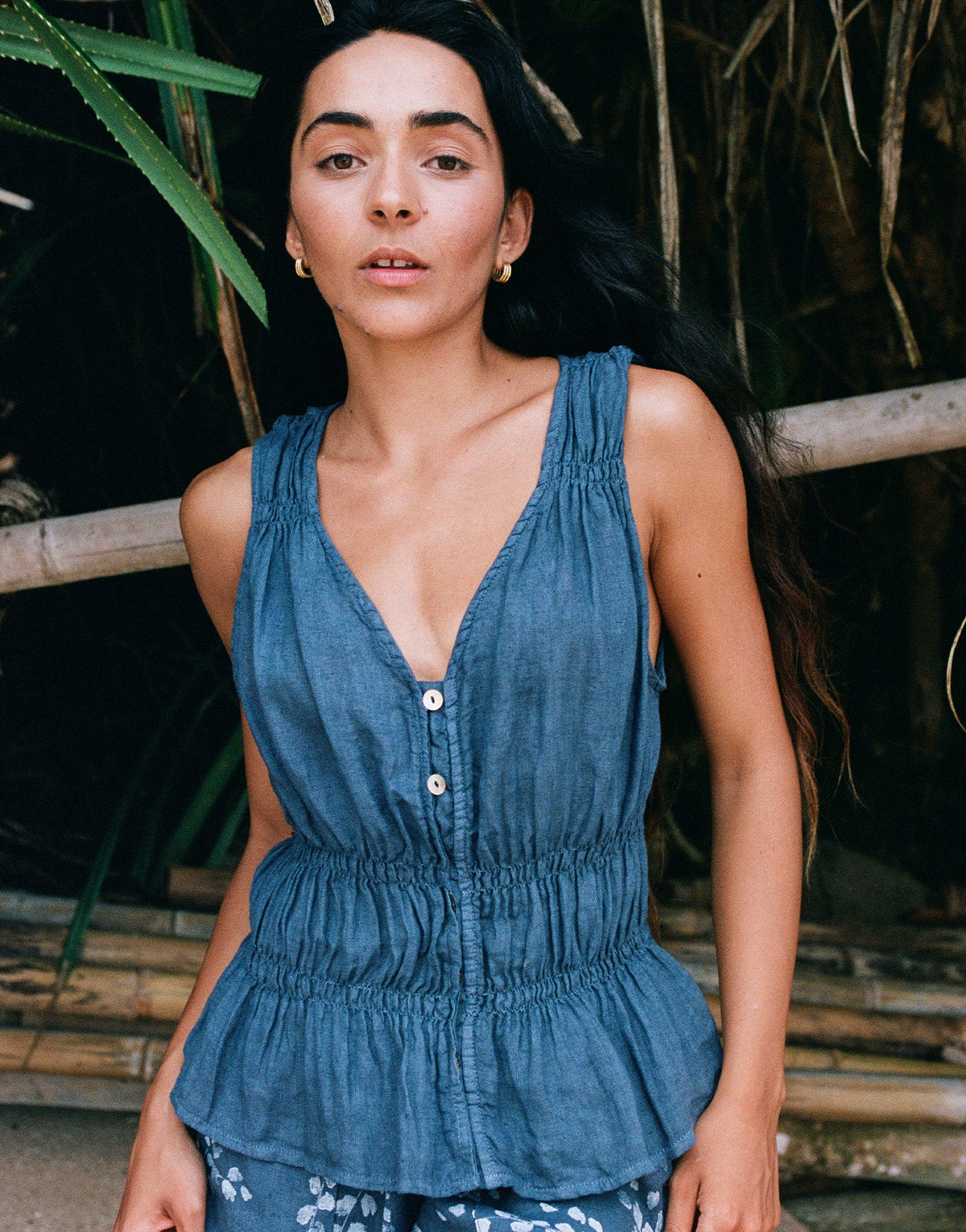 ELOISE V-NECK LINEN TANK TOP / DENIM XL