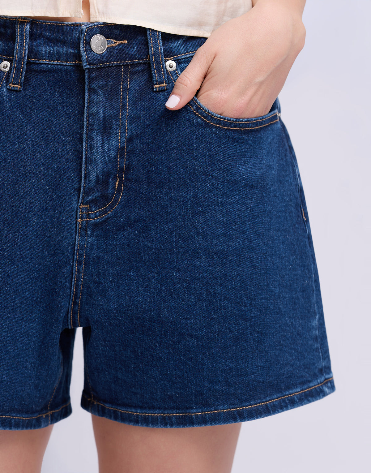 SHORTS / NICOLE
