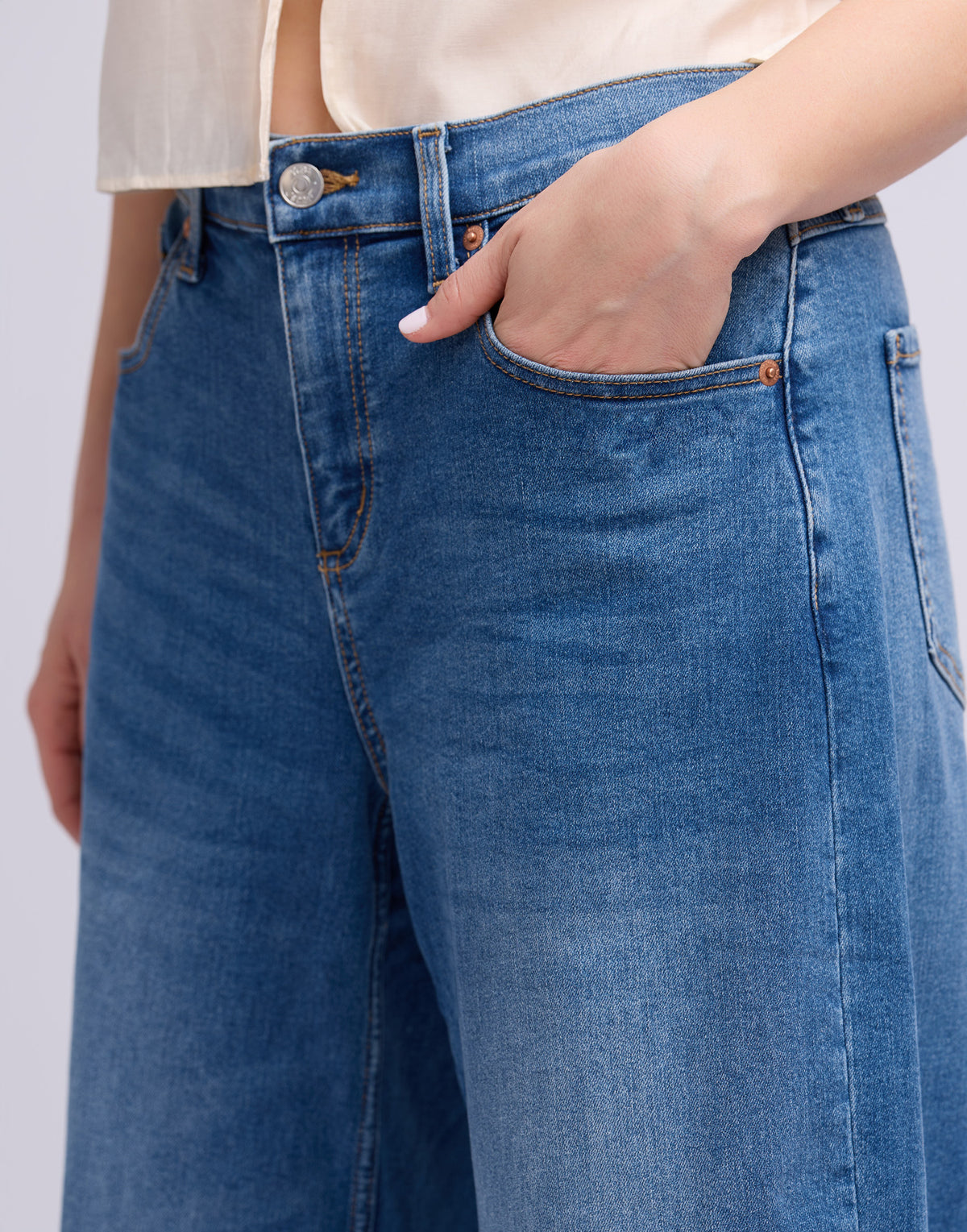 MALIA BARREL JEANS / EMMANUELLE