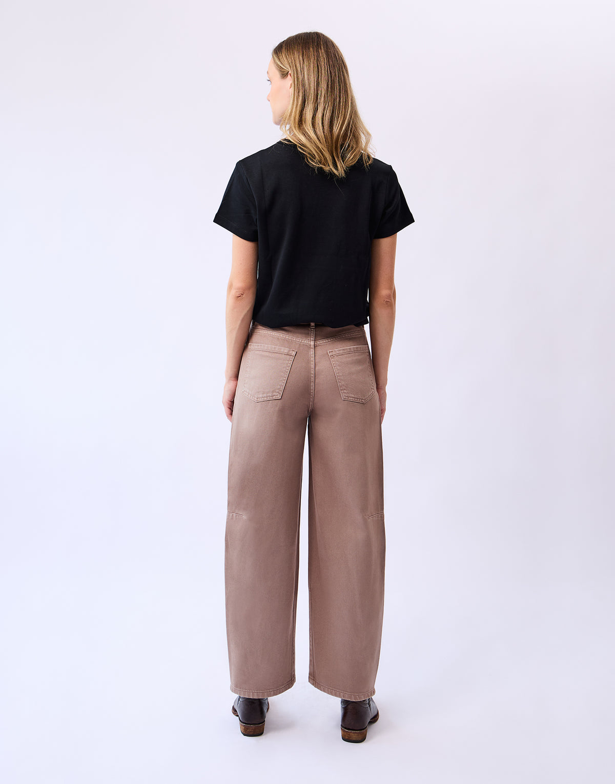 MALIA RELAXED BARREL JEANS / LATTE