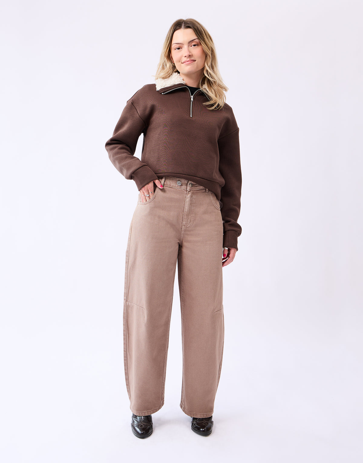 MALIA RELAXED BARREL JEANS / LATTE