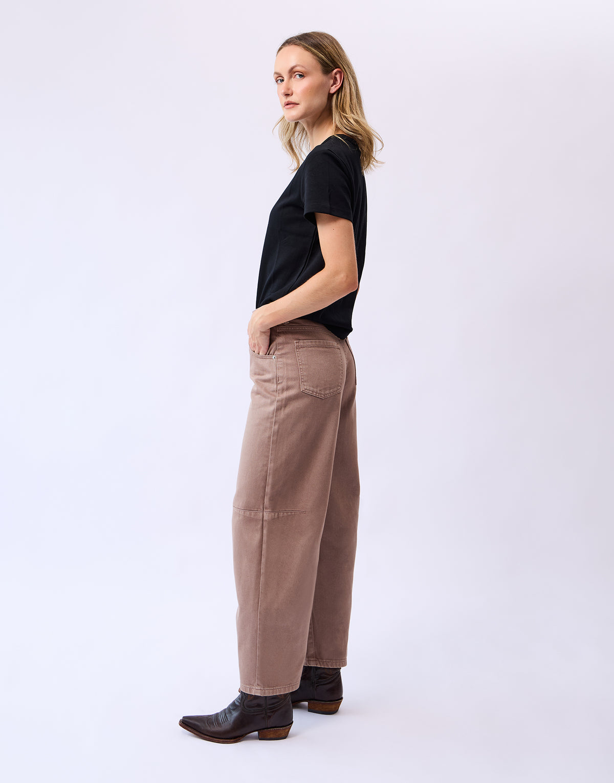 MALIA RELAXED BARREL JEANS / LATTE