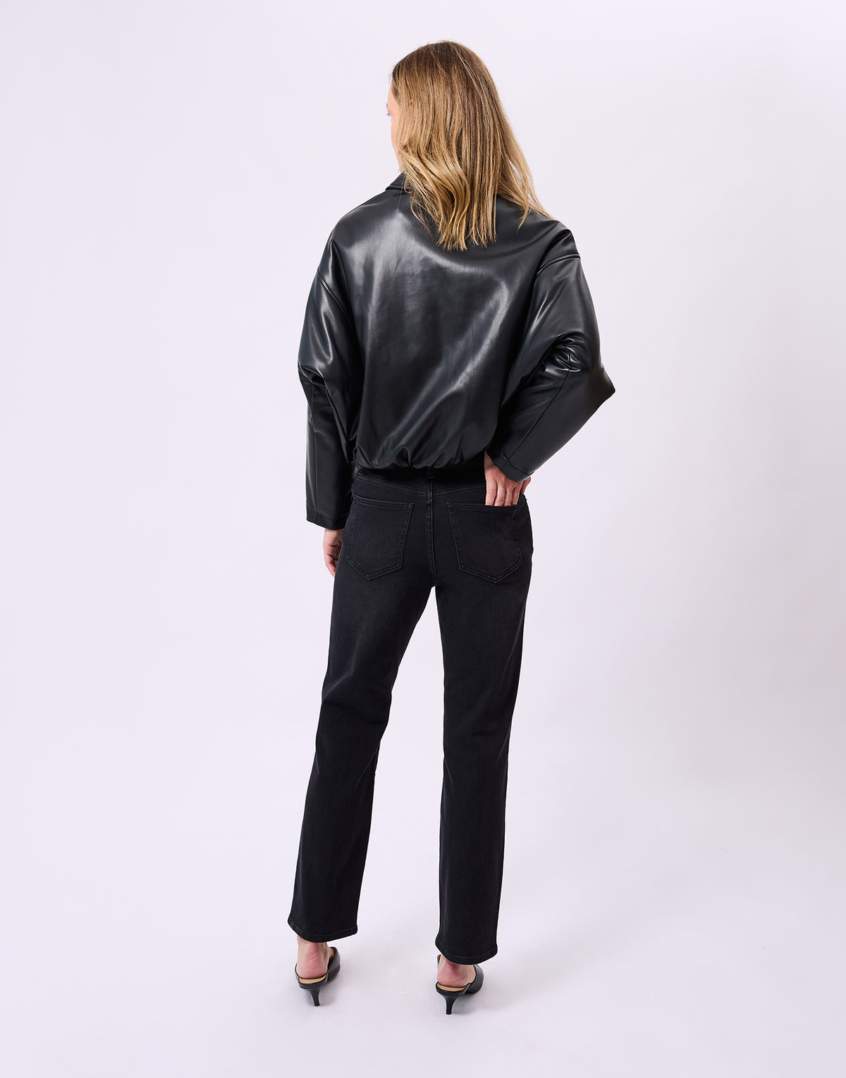 CHLOE STRAIGHT PULL ON JEANS / DARK