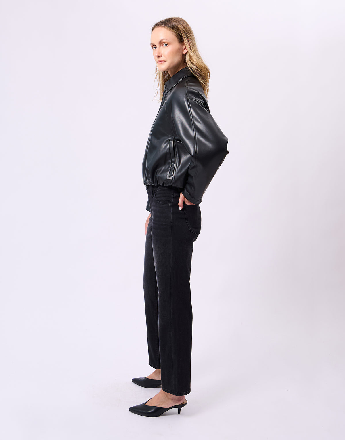 CHLOE STRAIGHT PULL ON JEANS / DARK