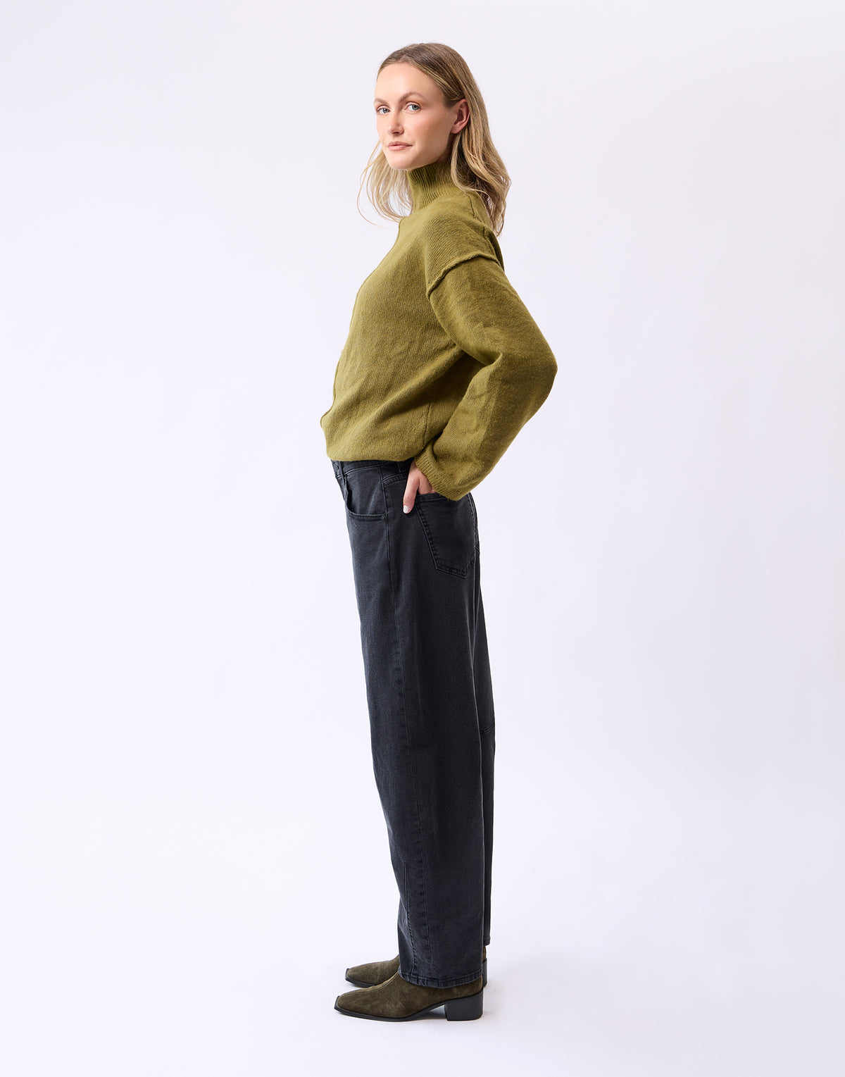MALIA RELAXED BARREL JEANS / EMBRACE