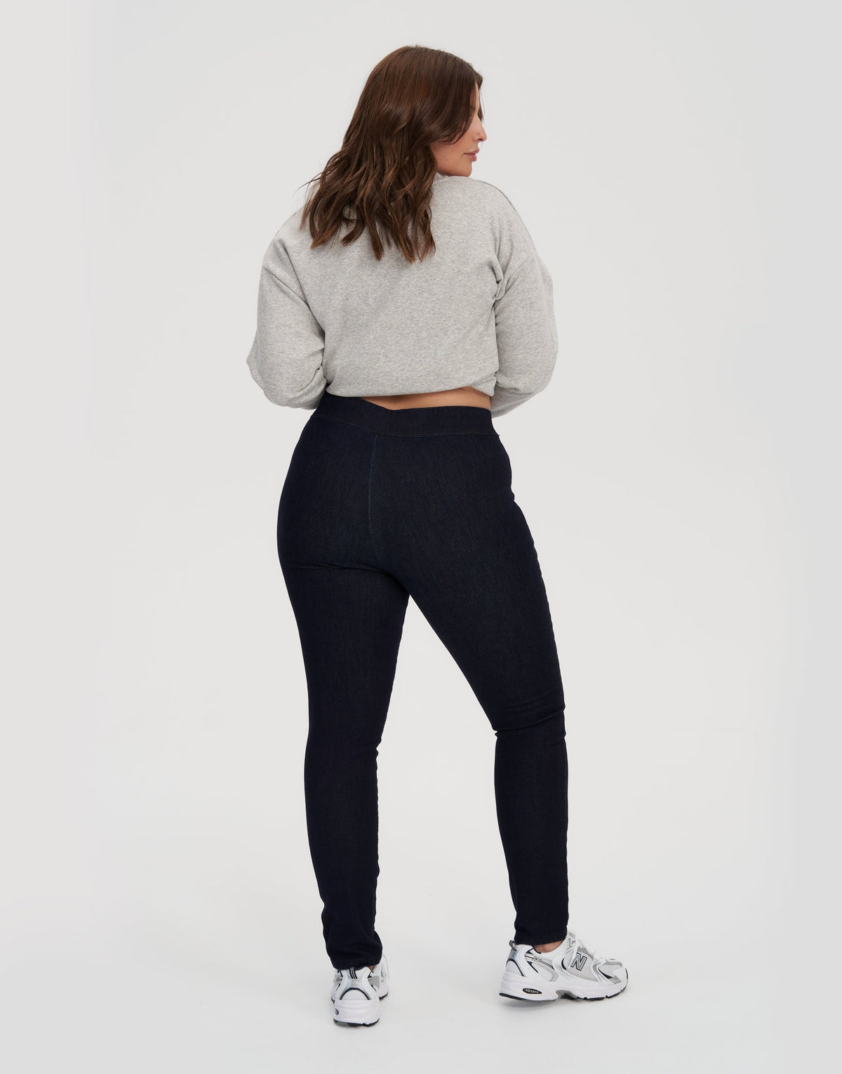 HIGH RISE / RACHEL SKINNY / PRAGUE PULL-ON / 30" INSEAM