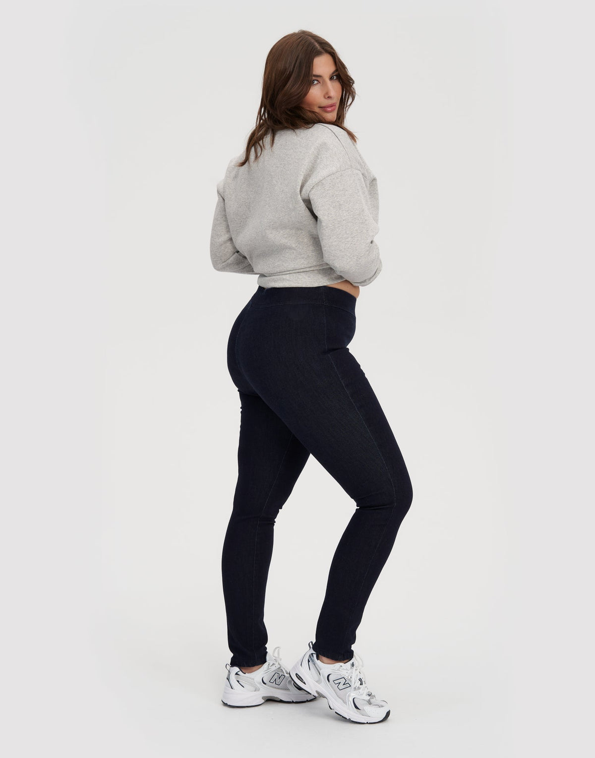 HIGH RISE / RACHEL SKINNY / PRAGUE PULL-ON / 30" INSEAM